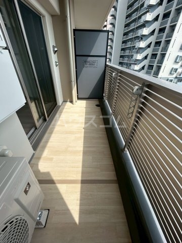 18/27 バルコニー