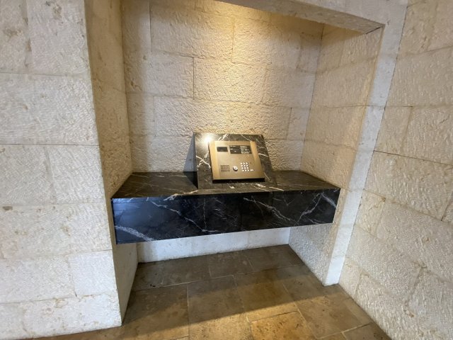 15/19 エントランス