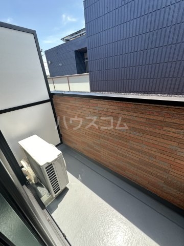 13/18 バルコニー