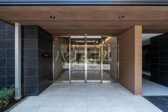 15/19 エントランス