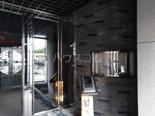 20/30 エントランス