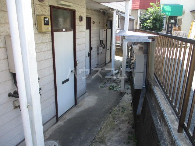 24/27 エントランス