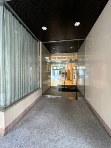 16/18 エントランス