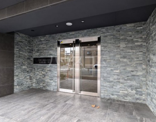 14/19 エントランス