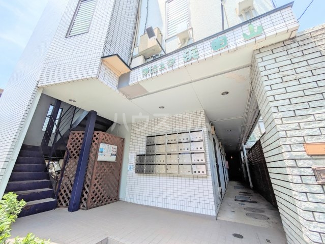 22/30 エントランス