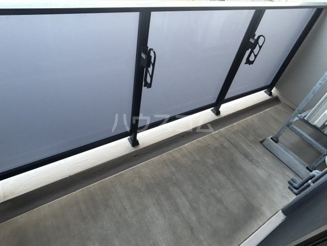 13/18 バルコニー