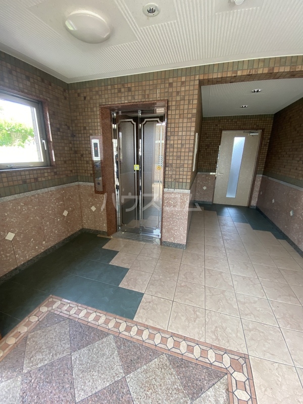 20/22 エントランス