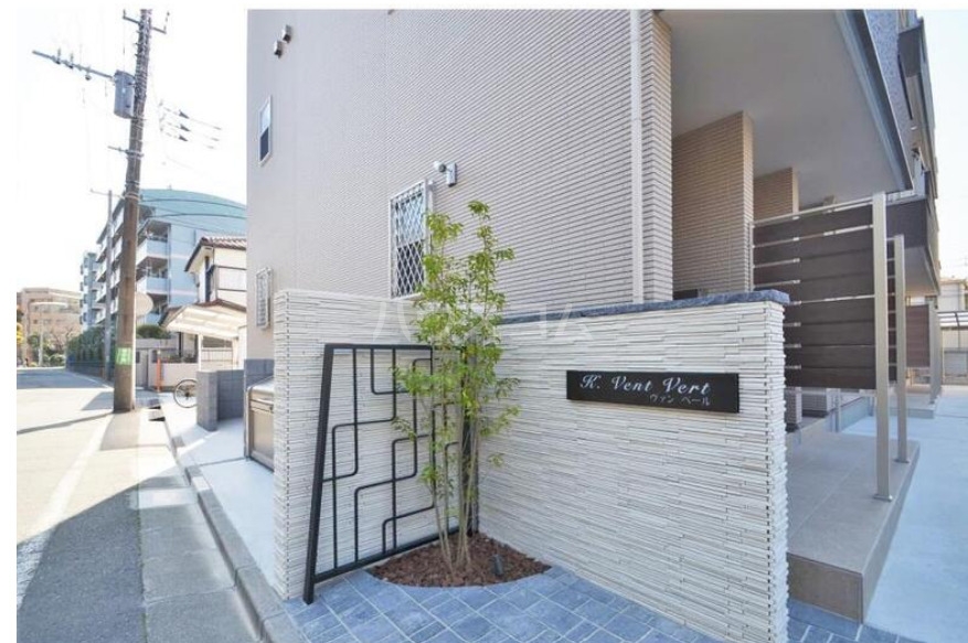 27/30 エントランス