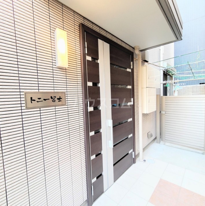 2/2 エントランス