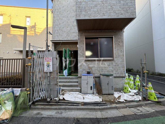 23/30 エントランス