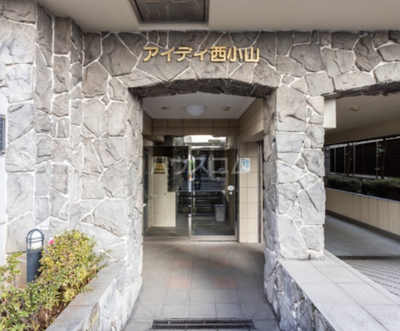 14/18 エントランス