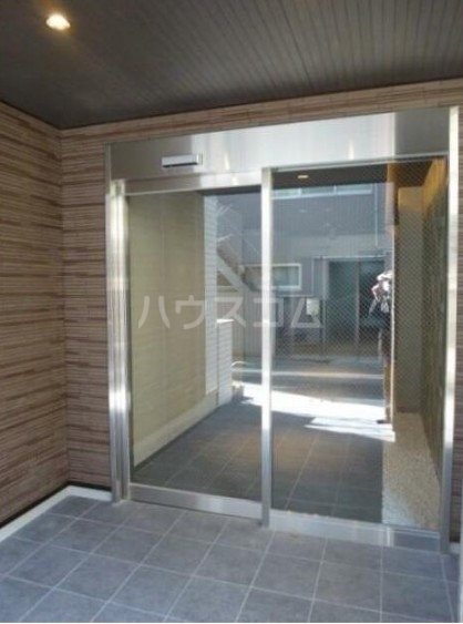 20/28 エントランス