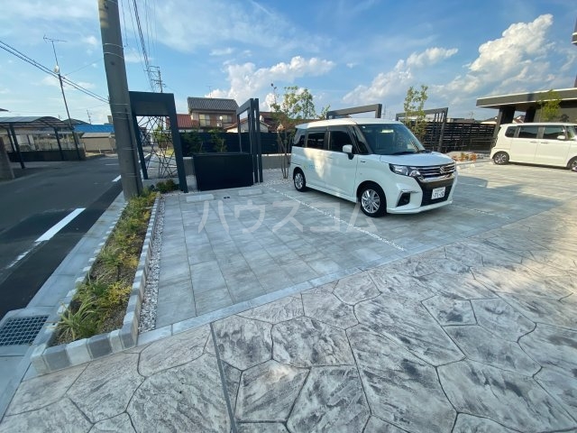 22/26 駐車場