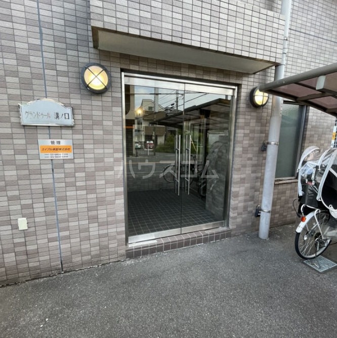 18/29 エントランス