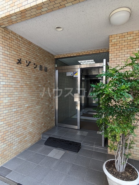 22/29 エントランス