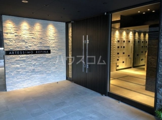 2/4 エントランス