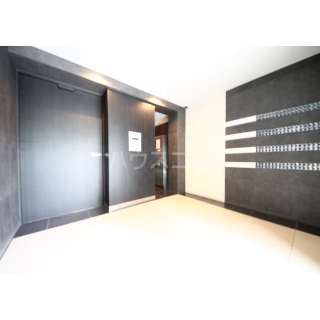 22/30 エントランス