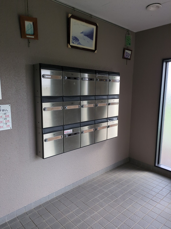 24/27 エントランス