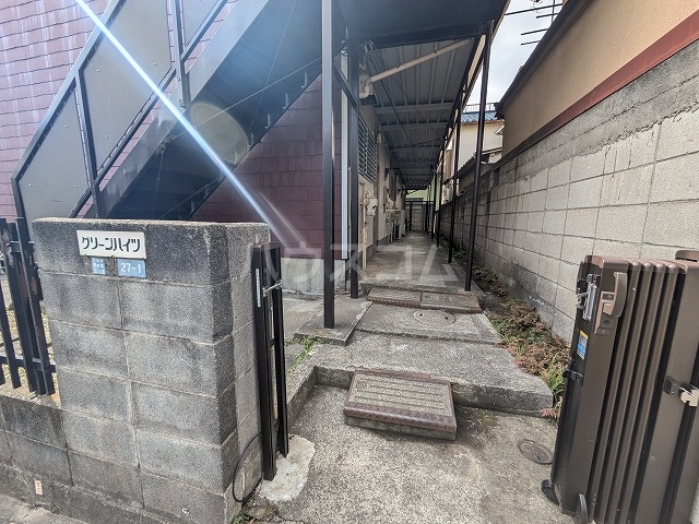 22/30 エントランス