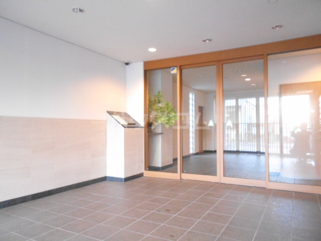 14/23 エントランス