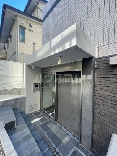 16/25 エントランス