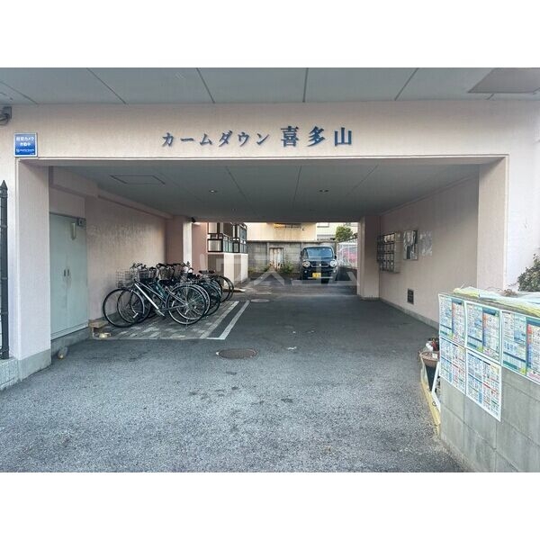 18/21 駐車場