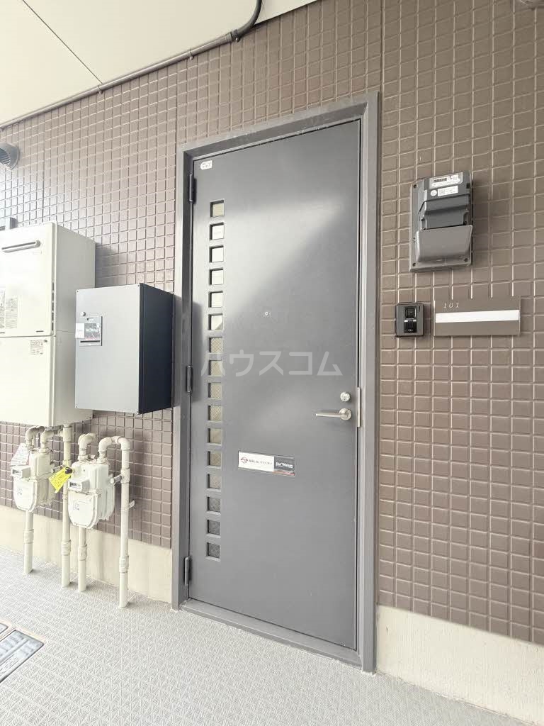 17/27 エントランス