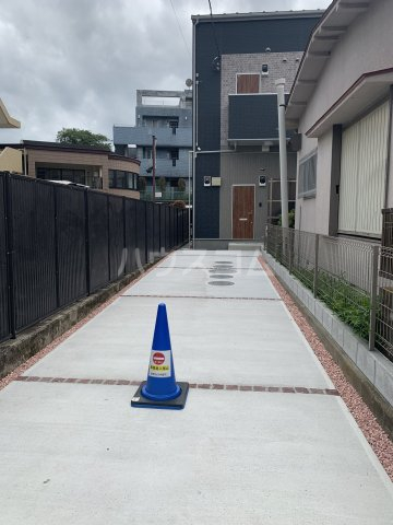 24/30 エントランス