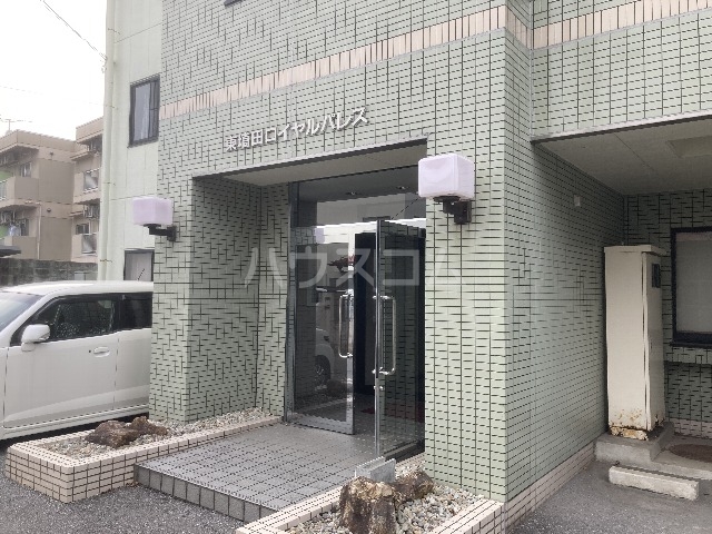 21/28 エントランス