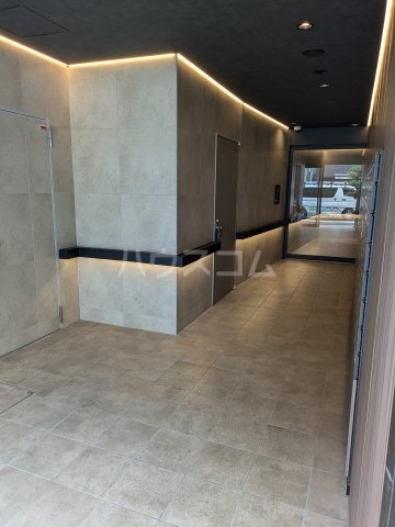 20/26 エントランス