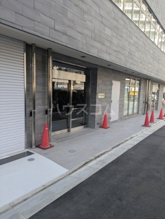 23/30 エントランス