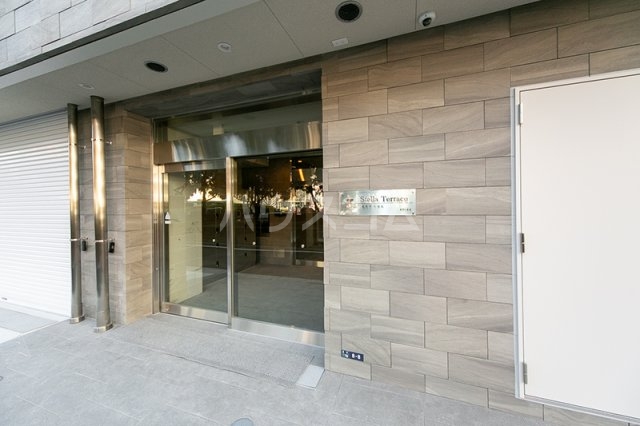 23/30 エントランス