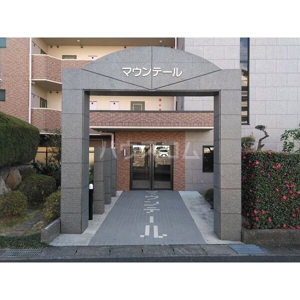 16/26 エントランス