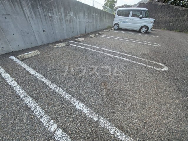 2/4 駐車場