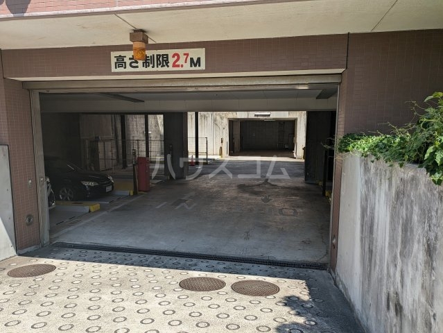 28/30 エントランス