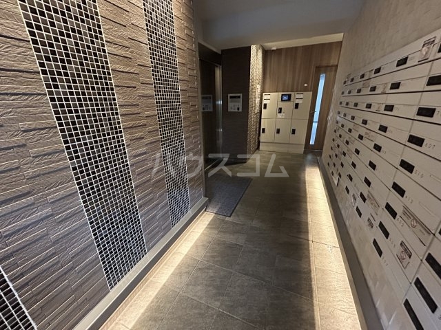 20/30 エントランス