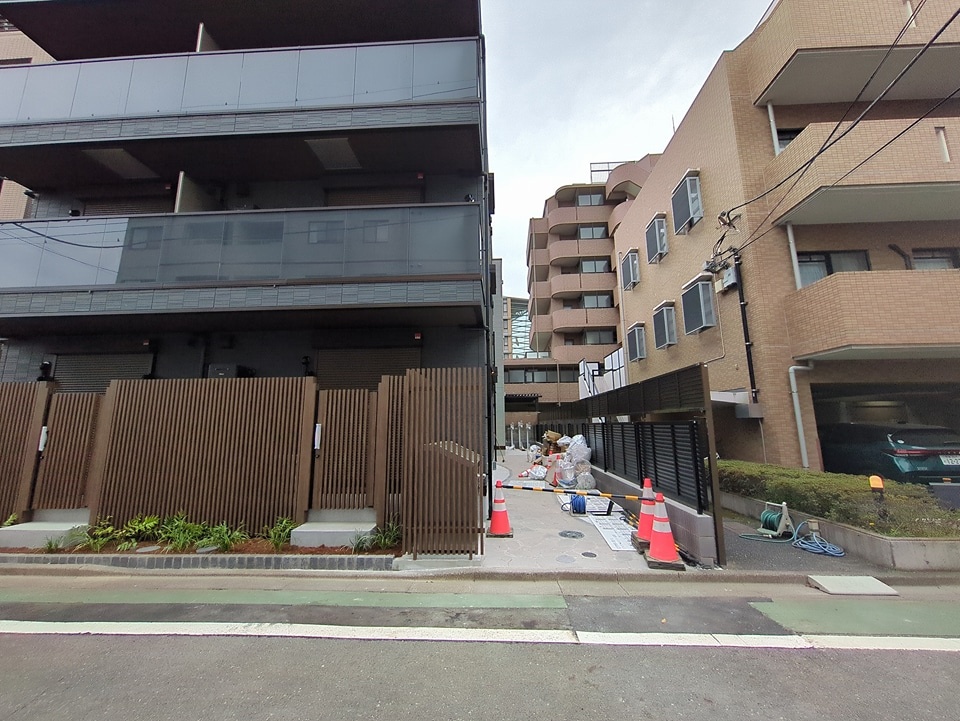 26/30 エントランス