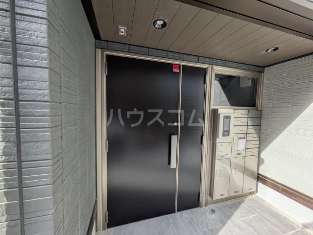 23/30 エントランス