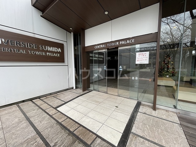 22/30 エントランス