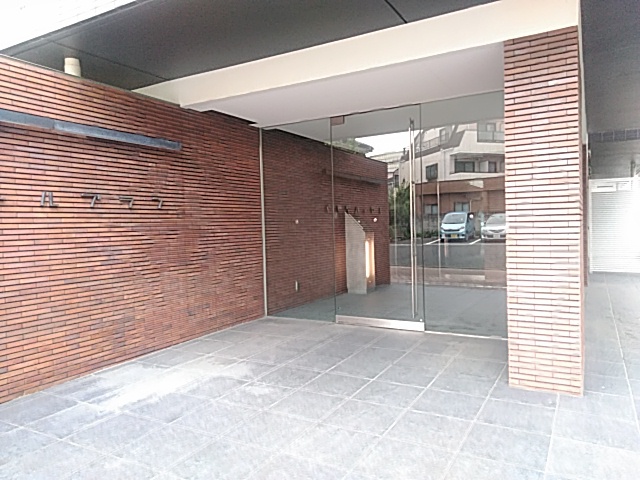 25/28 エントランス