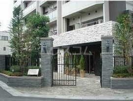 16/26 エントランス