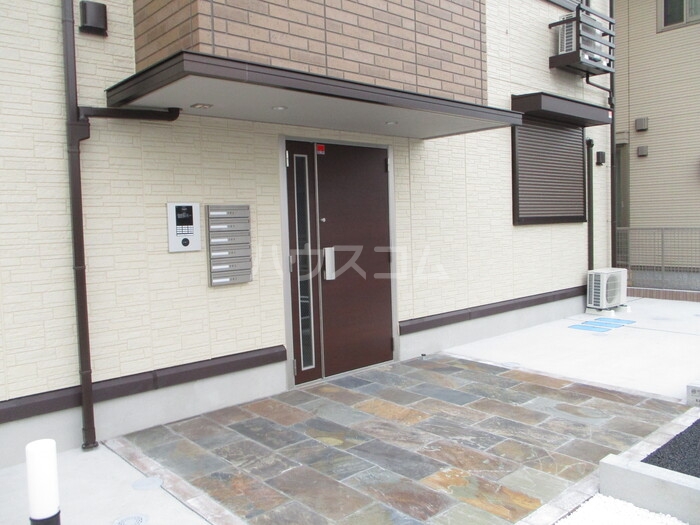 17/19 エントランス