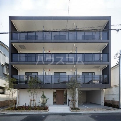 13/17 エントランス