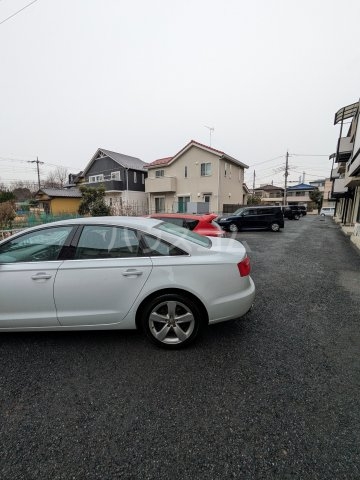 27/30 駐車場