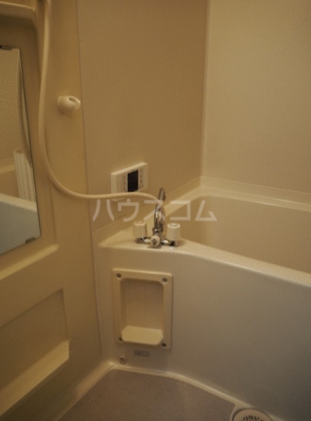13/16 浴室