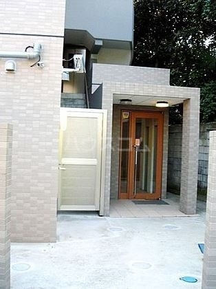 18/22 エントランス