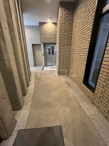 19/26 エントランス