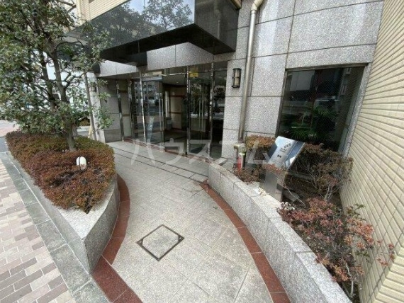 19/20 エントランス