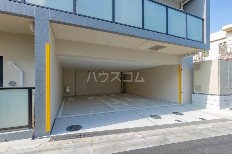 23/30 駐車場