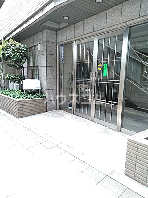 28/30 エントランス